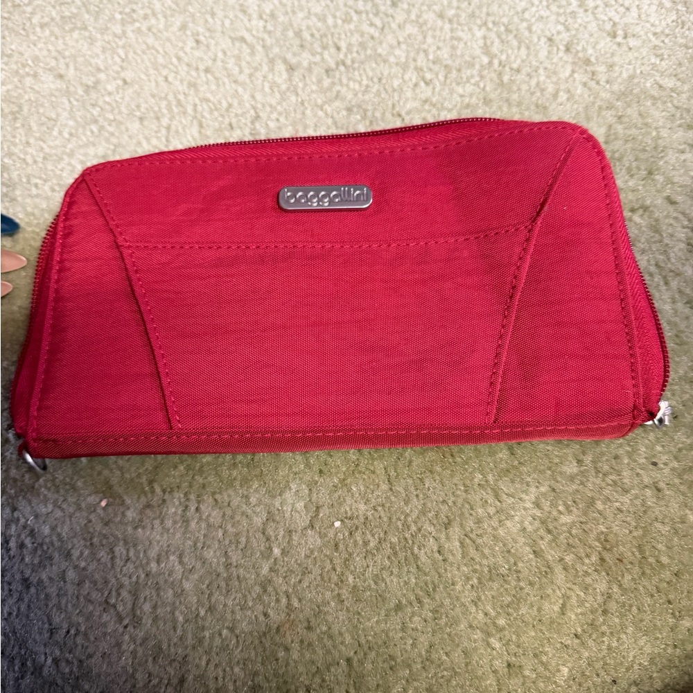 Baggallini Crimson Wallet